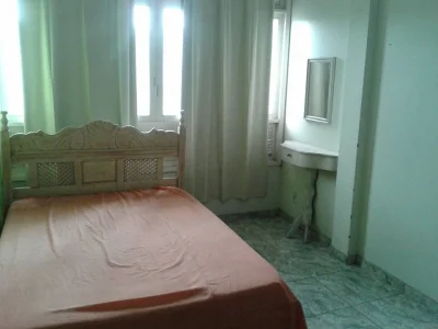 Alugo Temporada Este Apto com 02 Quartos , no Centro de Guarapari , Garagem, Mobilia, 04 C