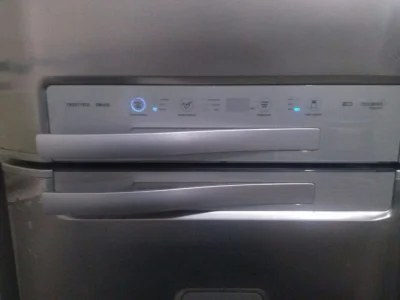 Refrigerador Eletrolux Frost Free em Inox em Perfeito Estado