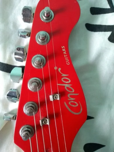 Guitarra Condor Seminova Mais Caixa Amplific de Guitarra,