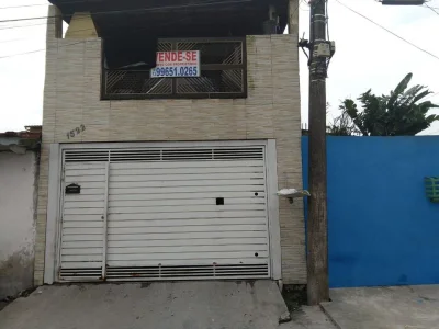 Vendo um Sobrado na Praia