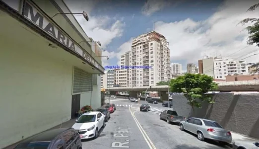 Loja à Venda com 3 Portas e uma Garagem na Bela Vista