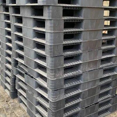 Pallet Plástico Vazado 130 X 110 Cm Reforçado com Runners