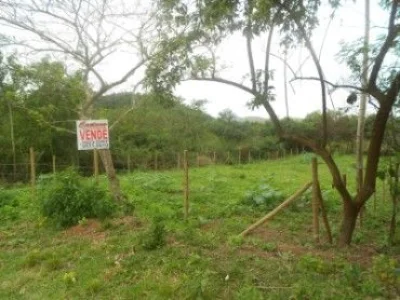 Terreno com Rio nos Fundos com ága Cristalina-caetano Imóveis
