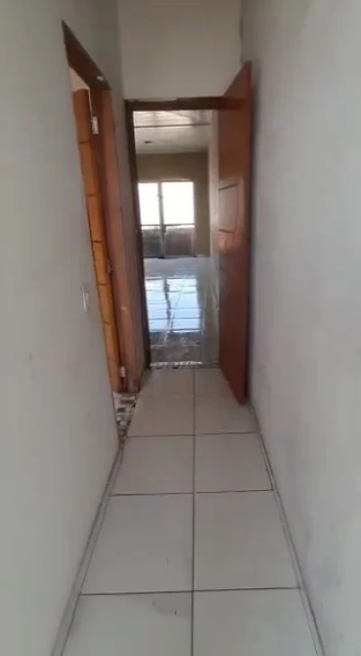 Casa com 5 Dormitórios à Venda, 180 m2 por RS 165.000,00 - Colônia Oliveira Machado - Manaus-am
