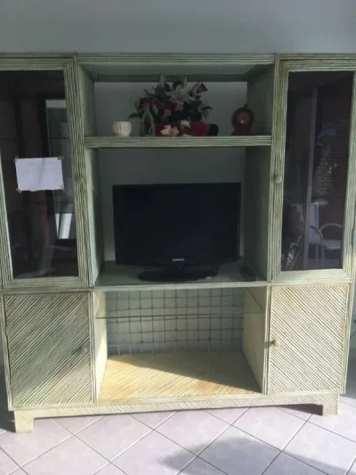 Rack Cristaleira em Rattan