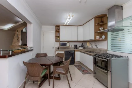 SE Você Procura um Apartamento em Moema com 4 Dormitórios SE