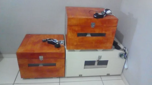 Chocadeiras Automáticas de Madeira