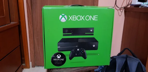XBOX One 500 GB (usado) com Alguns Jogos (força Horizon, Roma, Titanfa