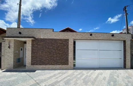 Casa com 170 m2 - Jardim Imperador - Praia Grande SP