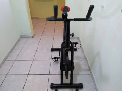 Vendo Bicicleta Ergométrica Spinning Seminova