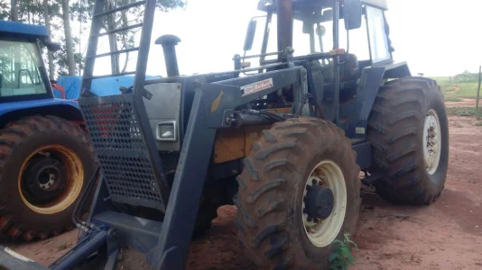Vende Se: Trator Valtra 1580 Ano 2003, com Conj de Lamina e Concha
