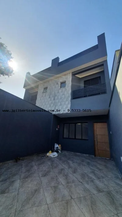 Casa para Venda em Santo André / SP no Bairro Parque Jaçatuba