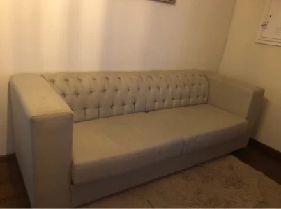 Sofá 4 Lugares Estilo Chesterfield , Semi Novo
