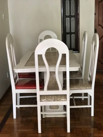 Vendo Mesa de Seis Cadeiras, 2 Poltronas Decorativas, Mesa de Centro
