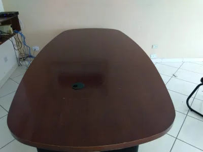 Mesa de Reunião Oval