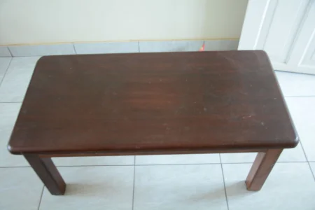 Mesa de Centro em Imbuia Maciça