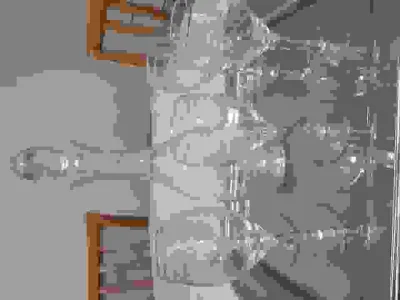 Jogo de Garrafa e Taças de Cristal para Vinho Decoradas em Relevo