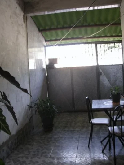 Vende SE uma Casa de 2 Andares