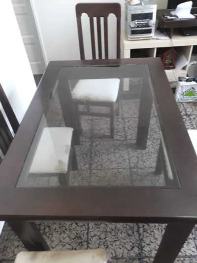 Vendo Mesa com 4 Cadeiras