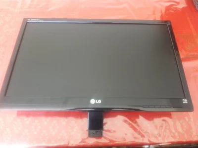 Vende-se Monitor Lg 21 Polegadas