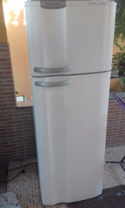 Vendo uma Geladeira Electrolux Duplex