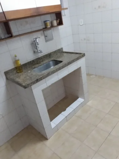 Aluga-se no Centro Apartamento Sala e Quarto