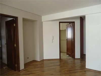 Apartamento Entre a Av Silva Jardins e Praça do Japão no água Verde c/ 2 Dorm Sendo 1 Suít