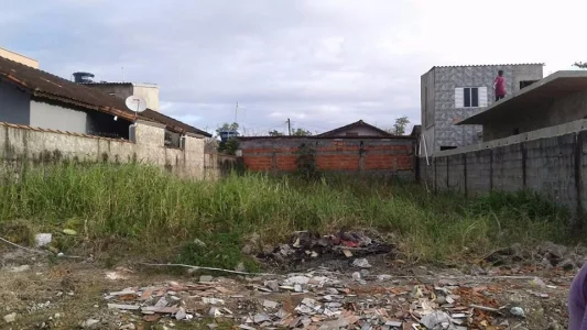 Belo Terreno 250.00m2 com Escritura na Ednéia Imóveis