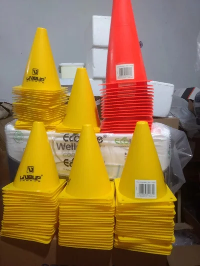 Lote URGENTE 301 Cones Profissionais LiveUp (R$ 3,29 cada) - Leve tudo!