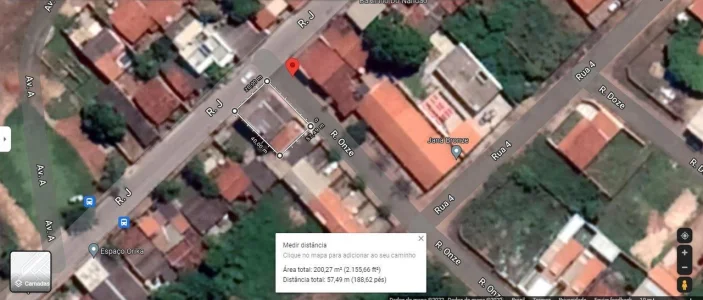 Sobrado com 300 m2 de área Construída, Terreno de 200 m2