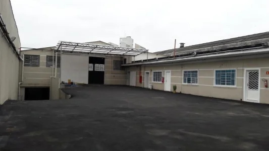Galpão com 800 m2 em São Paulo - Vila Paulista por 19 Mil
