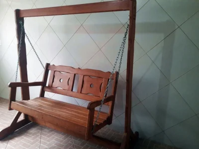 Banco Balanço em Madeira Maciça