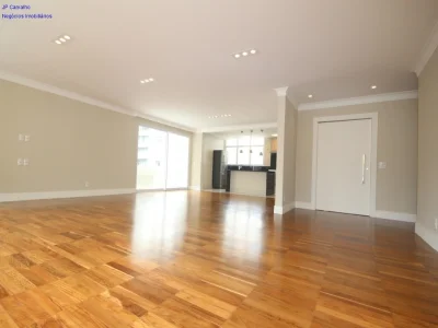 21019 m2 de área útil 1 Suíte com Closet 2 Dormitórios com C