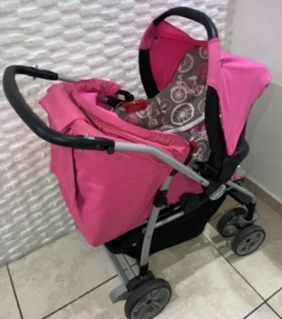 Carrinho com Bebê Conforto