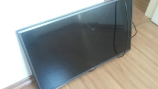 TV Lg 32" Tela Trincada