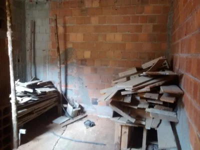 Vende-se Casa em Construção