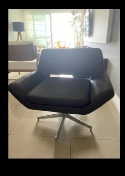 Poltrona Giratória Marrom
