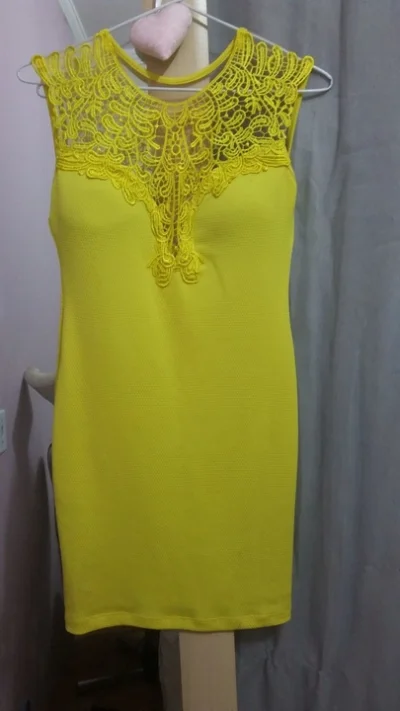 Vestido Amarelo Tubinho com Renda