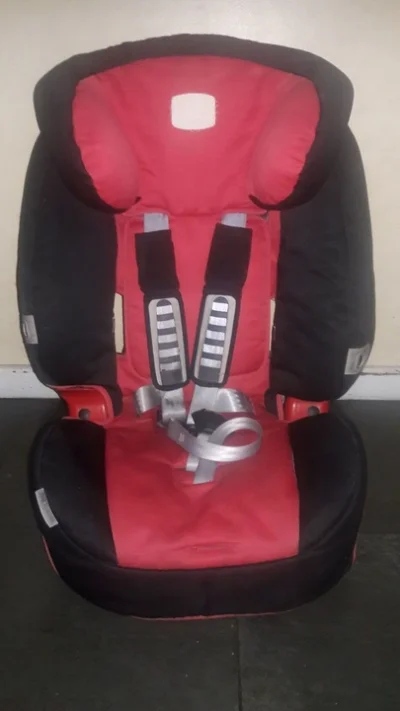 Vendo Cadeira para Automóvel