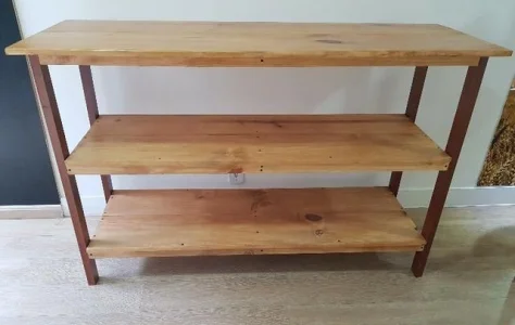 Bancada Tipo Mesa em Pinus com Pernas em Maçaranduba