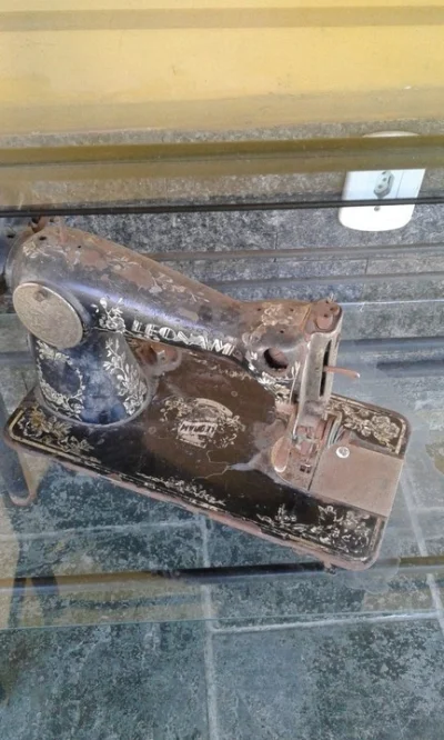 Máquina de Costura Antiga