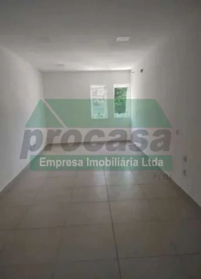 Aluga-se Sala Comercial em Excelente Localização no Aleixo