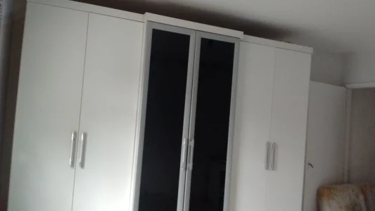 Vendo Guarda Roupas em ótimo Estado de Conservacao