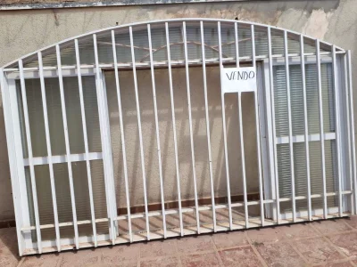 Janela com Proteção