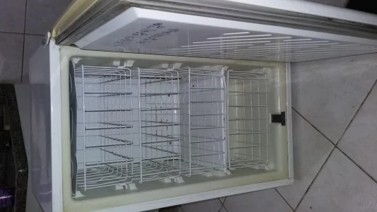 Freezer Consul Pequeno com 4 Gavetas