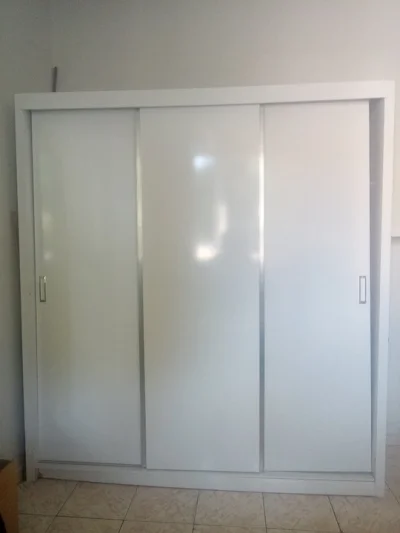 Guarda Roupa Três Portas