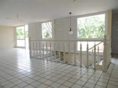 Casa com 4 Dorms em Jaboatão dos Guararapes - Piedade por 1.600.000,00 à Venda
