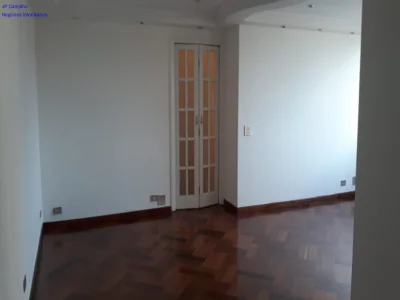 Vendo Amplo Apartamento com 2 Quartos com Armários Embutidos
