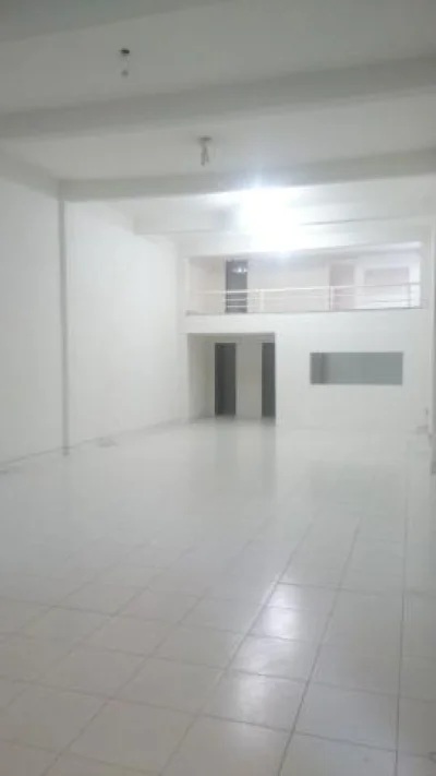 Salão Comercial com 303 m2 em São Paulo - Vila Mascote por 8 Mil