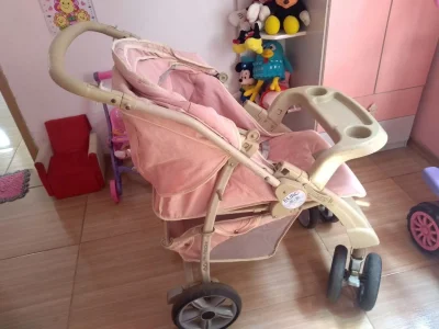Vendo Carrinho com Bebê Conforto